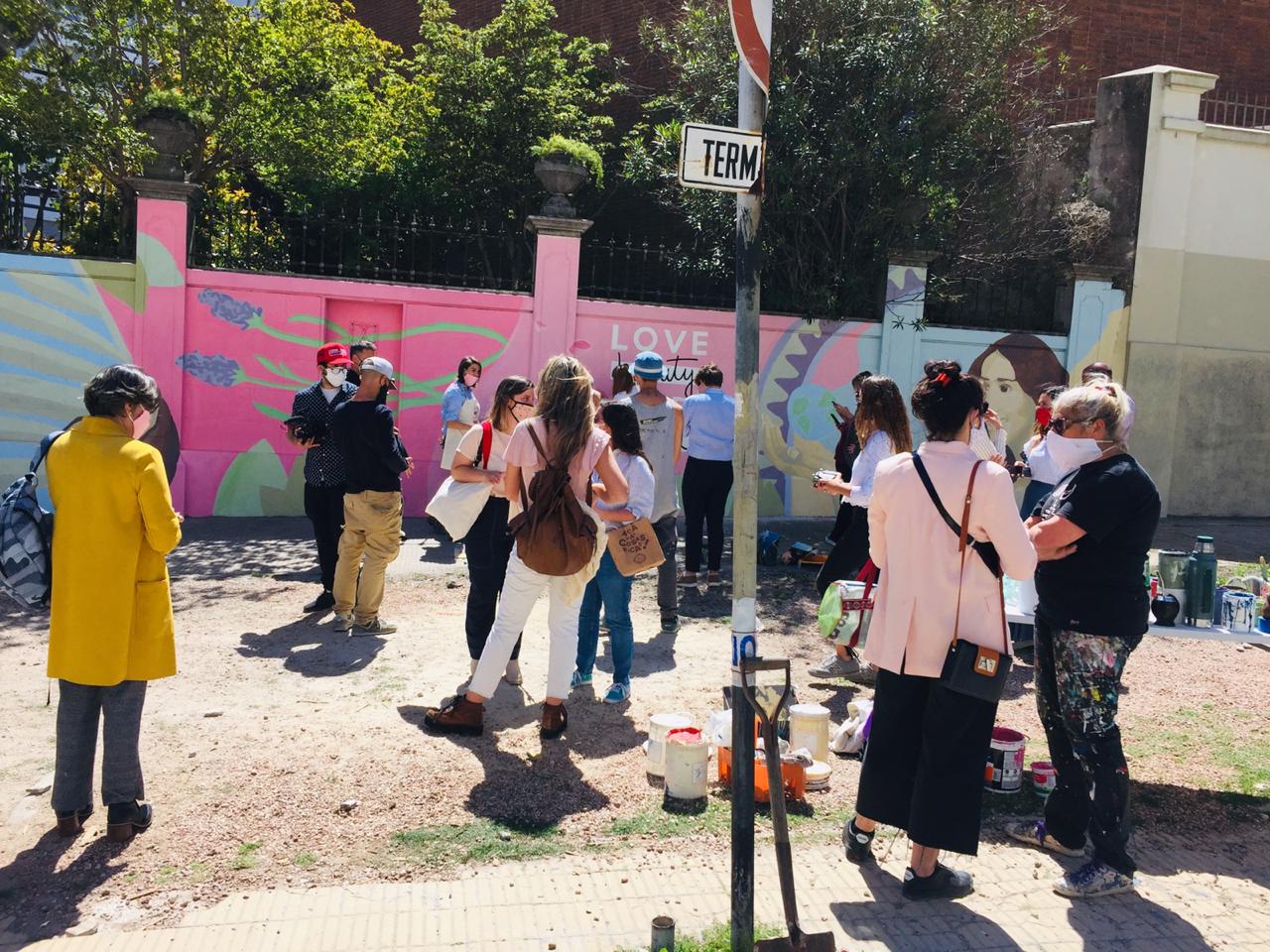 murales con pintura fotocatalítica, pintura que absorbe co2 murales urbanos argentina