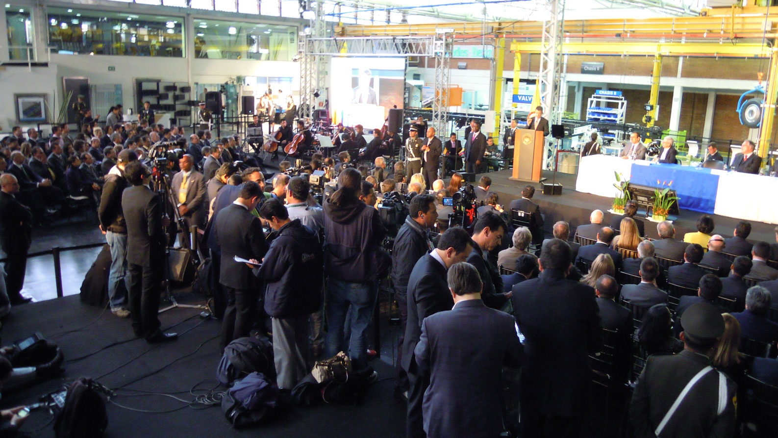 Mercedes-Benz-Lanzamiento-de-planta-Slim-Brands-eventos-BTL