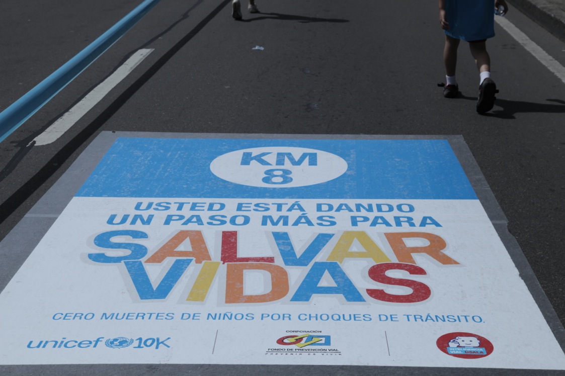 UNICEF-campaña-btl-Slim-Brands